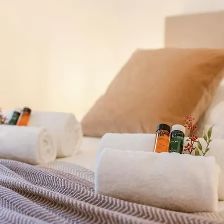 Huswell - With Terrace Close To The Sea Апартаменты