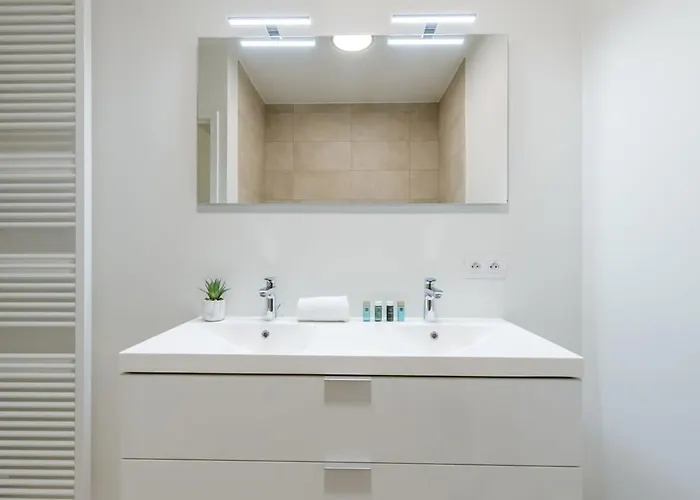 Huswell - With Terrace Close To The Sea Appartement *