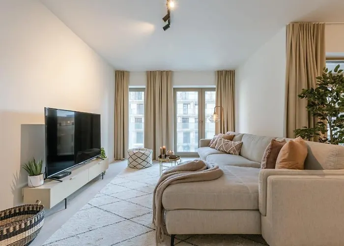 Huswell - With Terrace Close To The Sea *